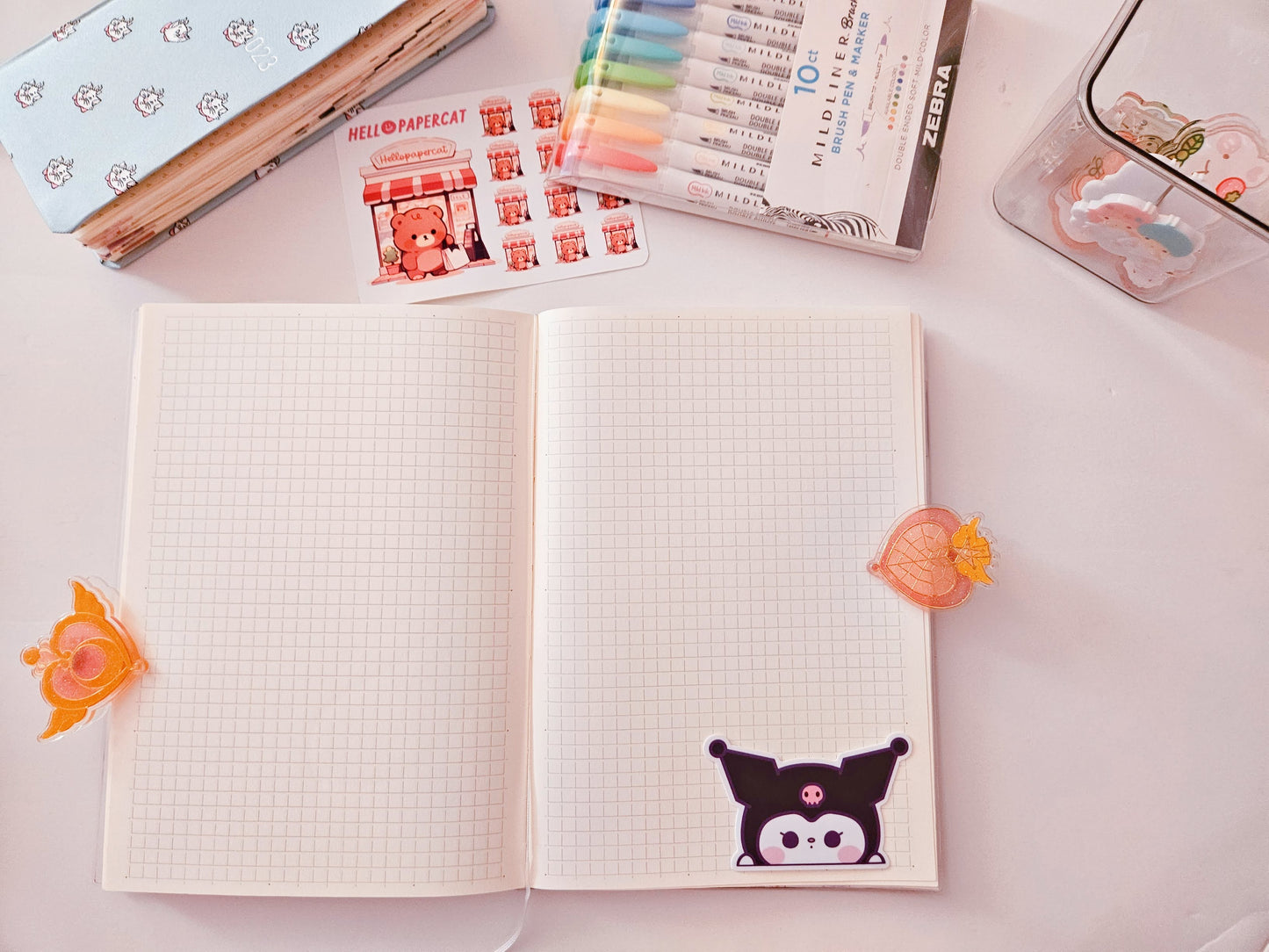 Mini Soft k-cutie Peeker Vinyl Sticker