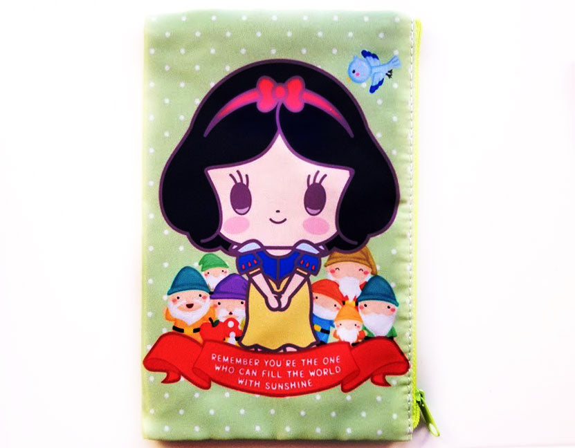 Snow Beauty zip pouch