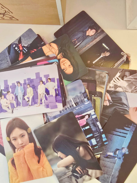 K-POP photocard (blind pick) (free)